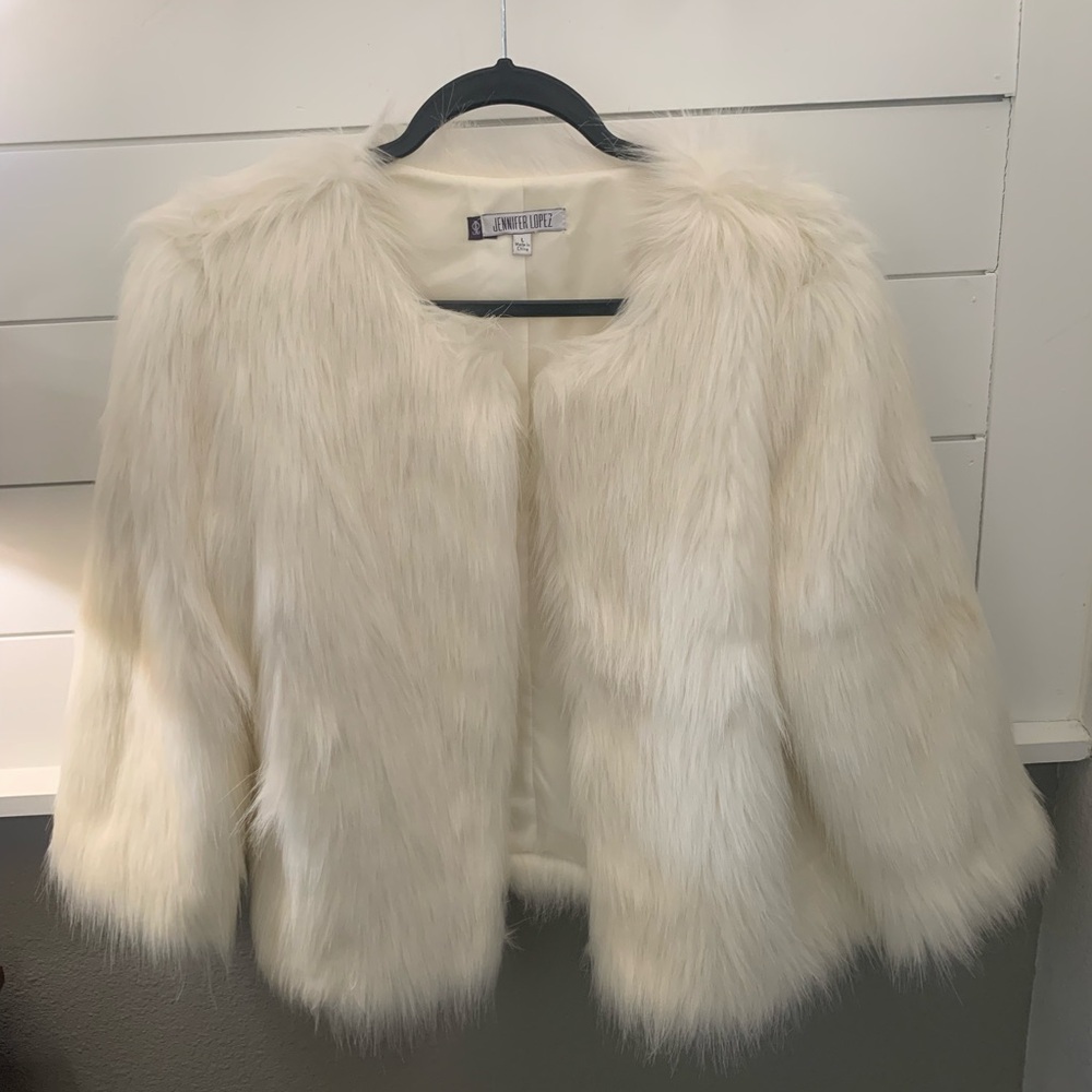Gorgeous Elegant Jennifer Lopez Artic Fox Faux Fur Cropped Jacket